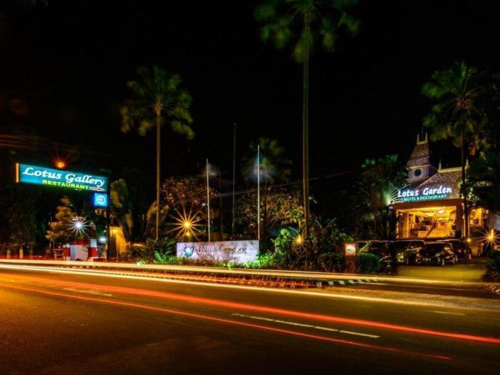 Lotus Garden Hotel Kediri  Exterior photo
