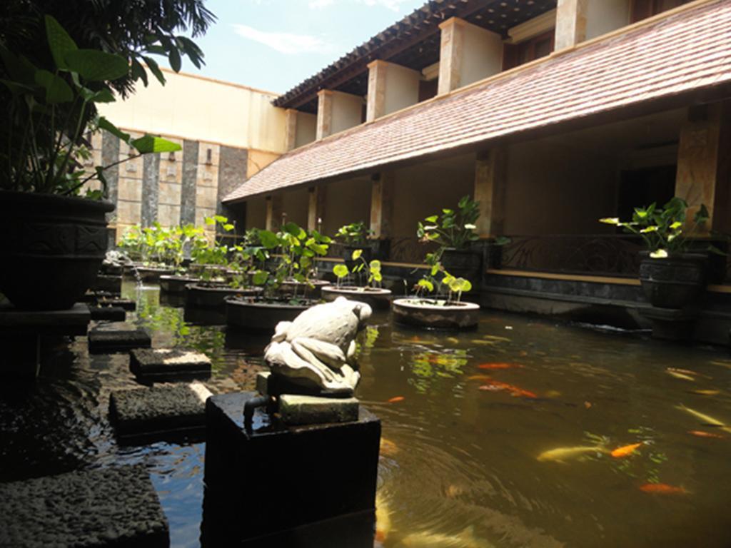 Lotus Garden Hotel Kediri  Exterior photo