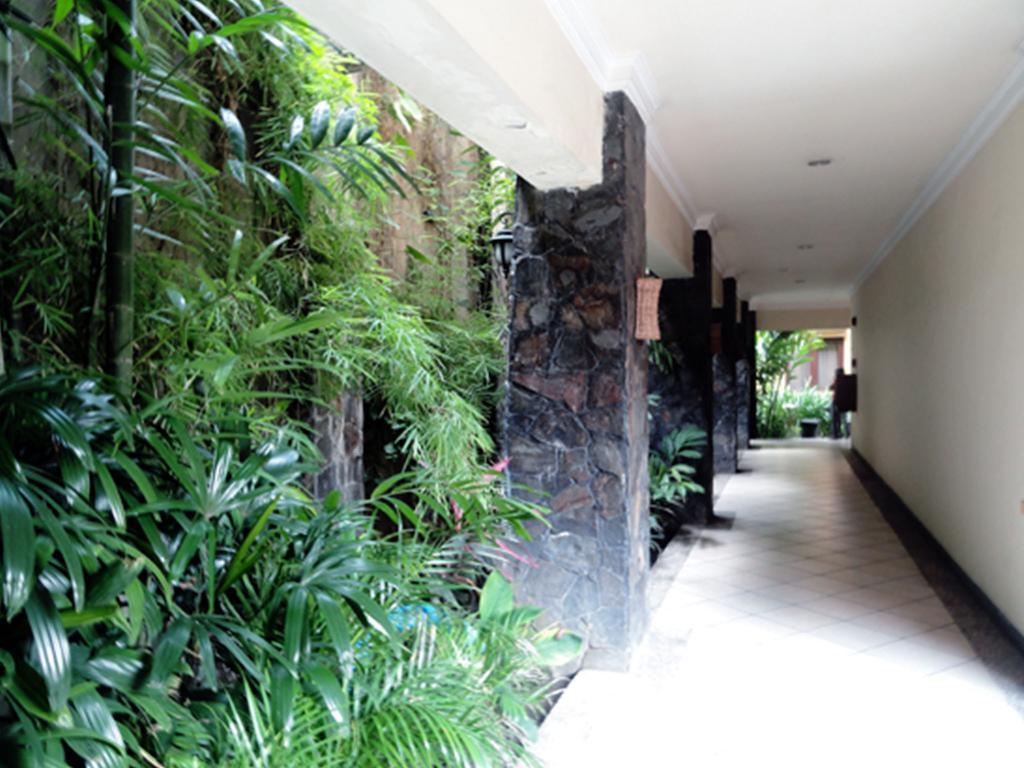 Lotus Garden Hotel Kediri  Exterior photo